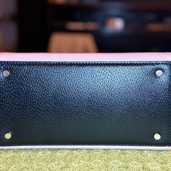 🔥 Fire Sale 🔥
Kate Spade Jeanne Medium Blush Pink/Black Satchel With Tag - Picture 5 of 11
